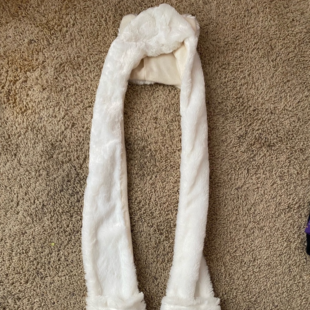 White bear fuzzy beanie with pockets